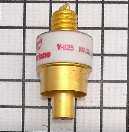 Y825