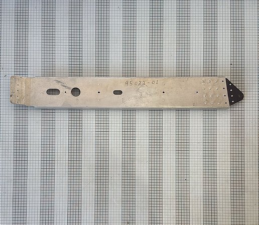 LONGARINA SENECA BORDO DIREITO - 95022-001