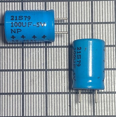 CAPACITOR EL 100VF/5V  - 21S79
