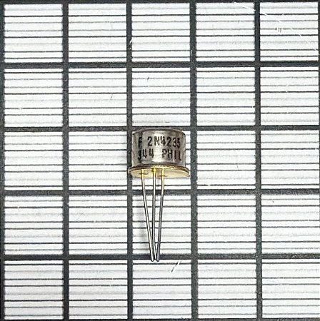 TRANSISTOR - 352-0695-040