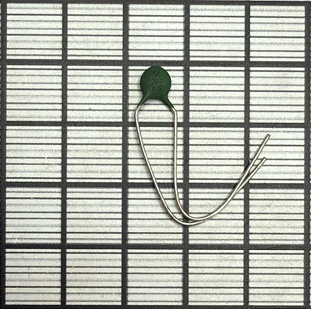 CAPACITOR - 10NFX20V