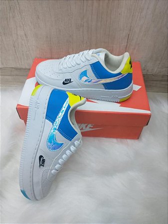 tenis nike holografico
