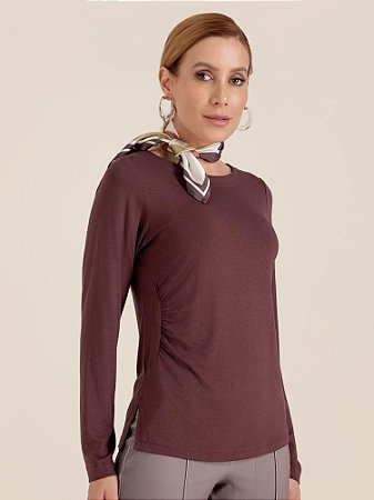 Blusa "Sussurro" Manga Longa Drapeado e Fenda Lateral