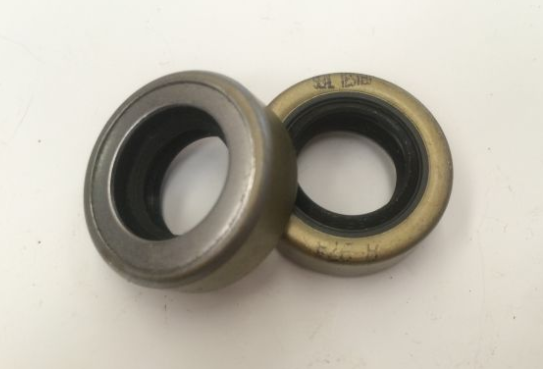 RETENTOR DO EIXO DA ALAVANCA DE TRAÇÃO E REDUZIDA - OIL SEAL, SHIFT ROD - A-974 / FM-GP-7798-A