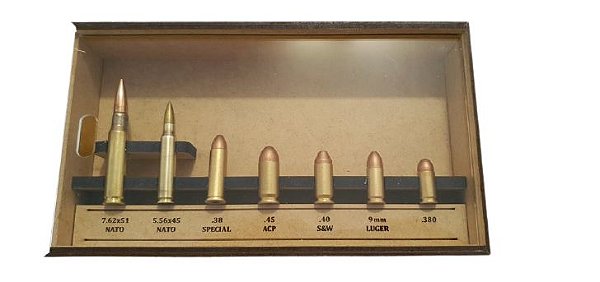 Coleção de Réplicas de Munição de Metralhadora Revolver e Pistola Com Expositor Exclusivo