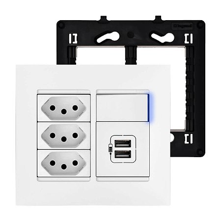 Tomada 4x4 Tripla 10A Com Interruptor e Carregador USB Pial Plus+