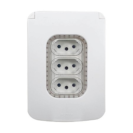 Kit Tomada 10A Tripla com Placa IP44 para Jardins e Piscinas Legrand Nereya