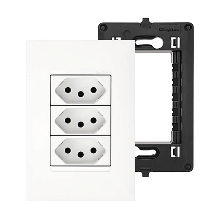 Tomada Tripla Monobloco Pial Plus+ Legrand 10A Suporte 4x2 e Placa