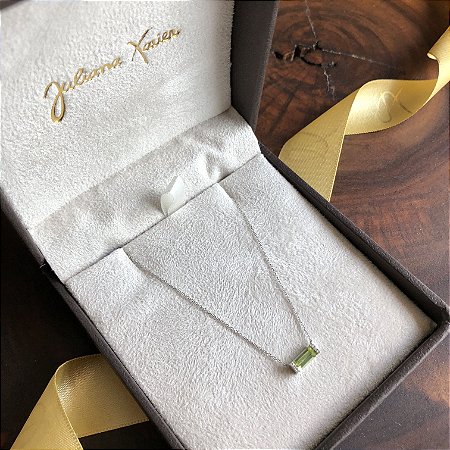 Gargantilha em Ouro branco 18k, Peridoto e Diamantes.