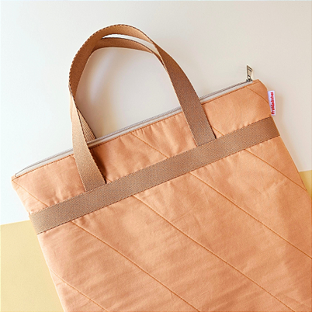 Bolsa Impermeável para Lavanderia Bege | Coleção Fraldadinhos