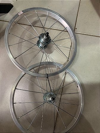 PAR DE RODAS ARO 16 EM ALUMINIO