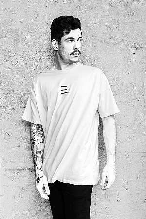 CAMISETA SQUAD - BRANCA COM PRETO