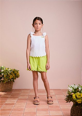 Conjunto blusa branca e short amarelo | Animê