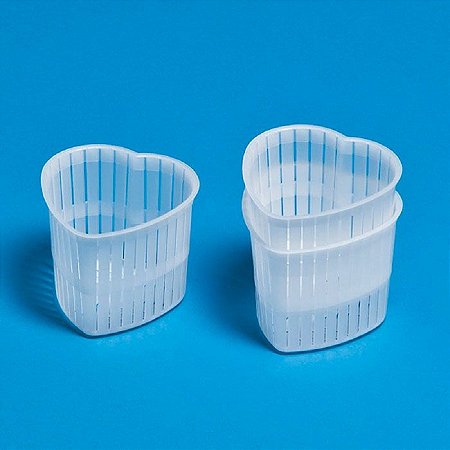 Forma para Queijo de plástico em formato de Coração - Pequena
