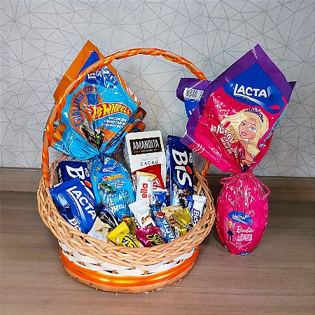 CESTA - BOA PÁSCOA MENINO (OVO LACTA HOT WHEELS 170G)