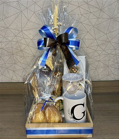 CESTA LOUCO POR CAFÉ C/ CANECA PERSONALIZADA