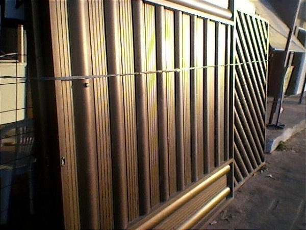 PORTÃO ALUMÍNIO P/GARAGEM  ALT 2,20m X 4,00 LARG 3 MESES USO