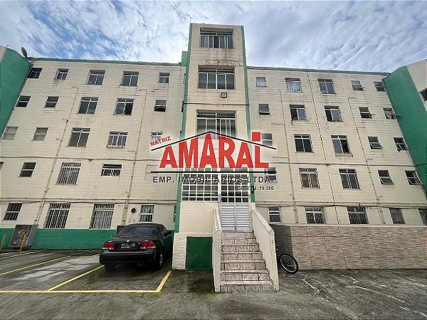 Apartamento com 3 Dormitórios e Vaga Coberta no Conjunto José Bonifácio!-São Paulo-SP