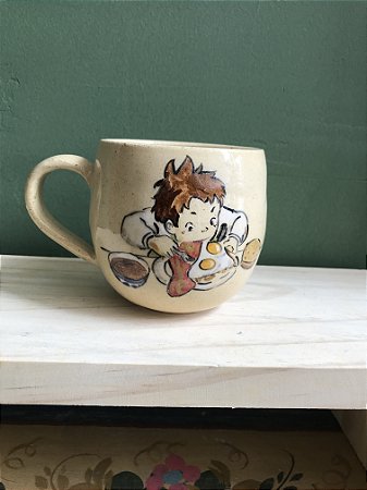 Caneca Marco  comendo