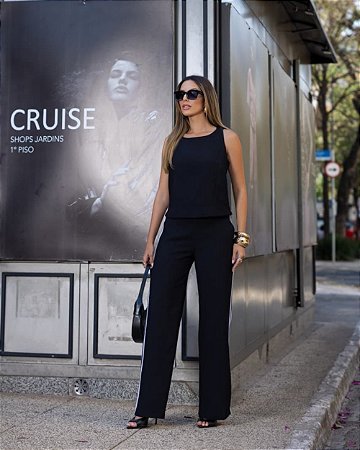 Conjunto Em Crepe Regata e Calça Com Listras