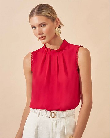 Blusa Crepe Decote Alto Com Pregas e Renda Milalai
