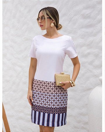 Vestido Tubo Com Mangas Curtas Estampa Barrado