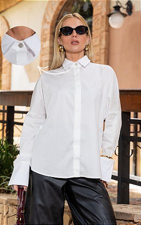 Camisa Tricoline Com Botão Decorativo