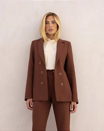 Blazer Em Alfaiataria Ombreira e Botões Doce Flor