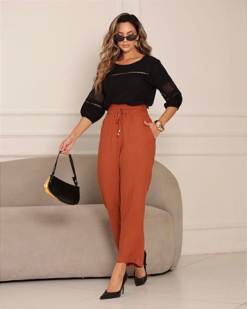 Calça Em Viscose Com Pregas e Amarração