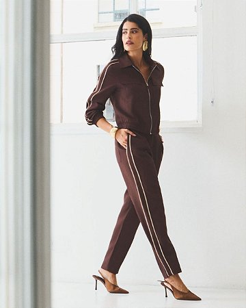 Conjunto Blusa Com Zíper e Calça Com Listras