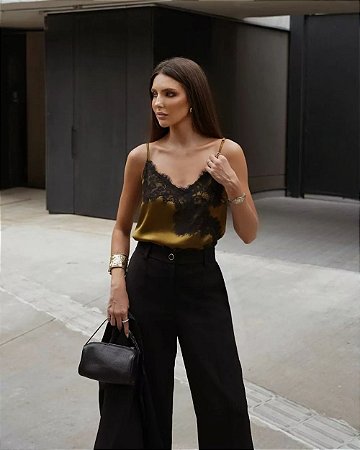 Regata Assimétrica Com Renda Em Satin Doce Flor