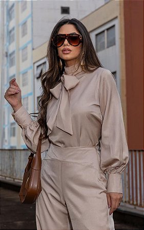 Blusa Em Viscose Com Manga Longa e Gola Laço
