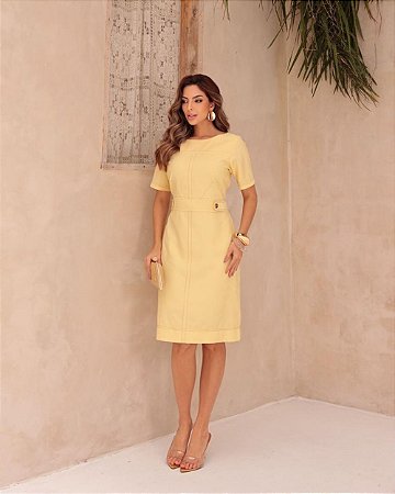 Vestido Tubo Alfaiataria Gola Canoa Martingale na Cintura