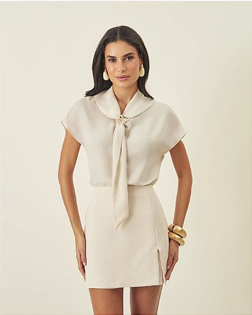 Blusa Crepe Com Fivela Dourada e Echarpe Milalai