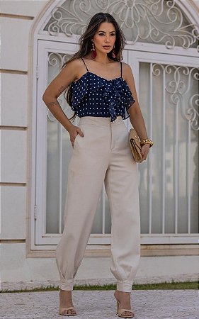 Calça Aladim Em Alfaiataria Com Pregas e Bolsos