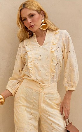 Blusa Decote em V com Babados Frontais Em Laise