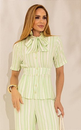 Blusa Em Viscose Listrada Com Gola Alta e Amarração
