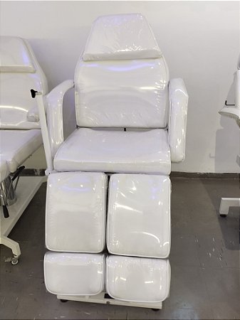 MACA POLTRONA HIDRÁULICA LUXO NA COR BRANCA PARA PODOLOGIA + LOGO PERSONALIZADO DA SUA CLINICA + PLASTIFICAÇÃO + RODIZIOS E FREIOS