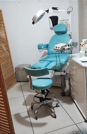 COMBO MACA POLTRONA ELÉTRICA LUXO PODOLOGIA + MOCHO + LOGO DA SUA CLINICA + EXAUSTOR  + SUPORTE PARA EXAUSTOR + LOGO PERSONALIZADO DA SUA CLINICA