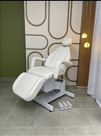 MACA POLTRONA 100% ELÉTRICA 3 MOTORES VARIAS CORES + PLASTIFICAÇÃO + COMANDO AUTOMATIZADO NO PEDAL + LOGO PERSONALIZADO DA SUA CLINICA + RODINHAS E FREIOS