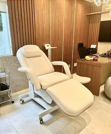 KIT MACA POLTRONA ELÉTRICA 3 MOTORES VARIAS CORES + COMANDO DE CONTROLE NO PEDAL + MOCHO NA COR DA SUA MACA ELÉTRICA + PLASTIFICAÇÃO + LOGO PERSONALIZADO DA SUA CLINICA + LUPA EM LED DE ALUMINIO ARTICULADA + RODINHAS E FREIO