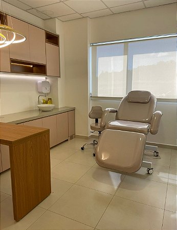 MACA POLTRONA 100% ELÉTRICA 3 MOTORES VARIAS CORES + PLASTIFICAÇÃO + LOGO PERSONALIZADO DA SUA CLINICA + RODINHAS E FREIO.