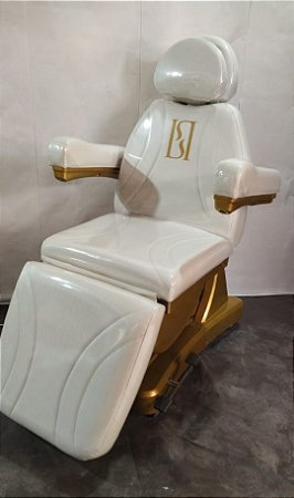 KIT MACA POLTRONA 100% ELÉTRICA LUXO 3 MOTORES + ESTRUTURA ( BASE DOURADA ) PERSONALIZADA DA SUA MACA ELÉTRICA + PLASTIFICAÇÃO + LOGO PERSONALIZADO DA SUA CLINICA + MOCHO COM PÉS DOURADO NA COR DA SUA MACA + LUPA EM LED DE ALUMINIO ARTUCULADA + RODIZIOS