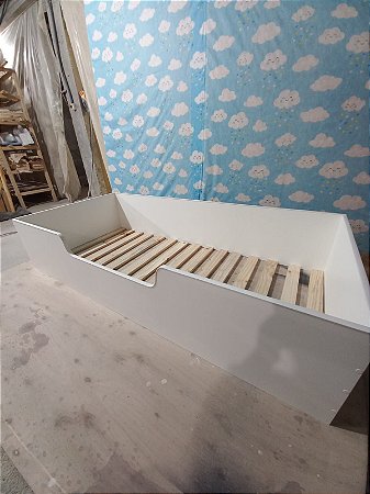 Cama Baixa em MDF Branco - Modelo 29