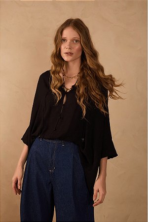 CAMISA TESSÁLIA CREPE PRETA
