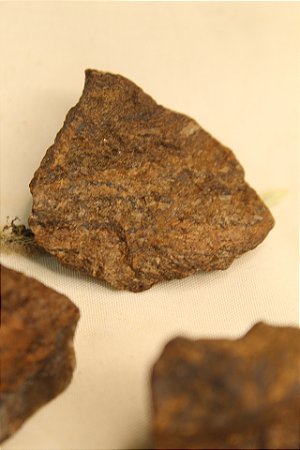 Bronzita bruta 3 a 4cm