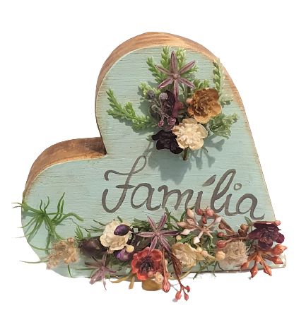 Coracao de Madeira para mesa com flores artificiais Familia