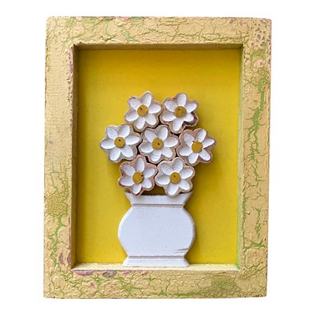 QUADRO AMARELO C/VERDE E  VASO DE FLORES BRANCAS EM MADEIRA