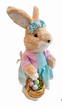 Coelha com vestido e casaco segurando cesta de ovos
