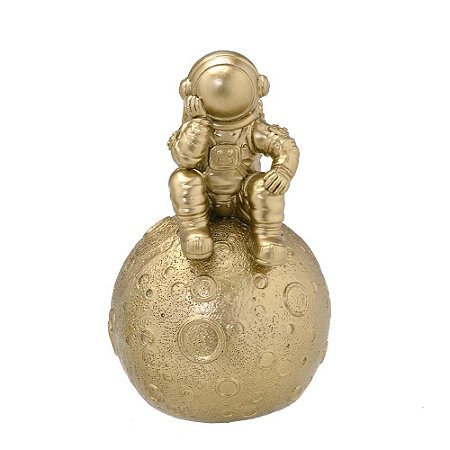 ESCULTURA ASTRONAUTA DECORATIVO NO PLANETA DOURADO
